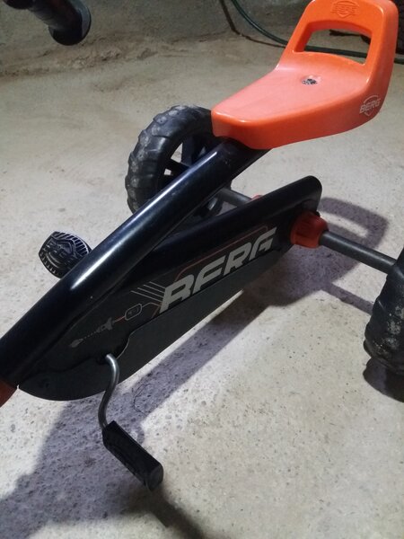 Cart Berg cu pedale pentru copiii