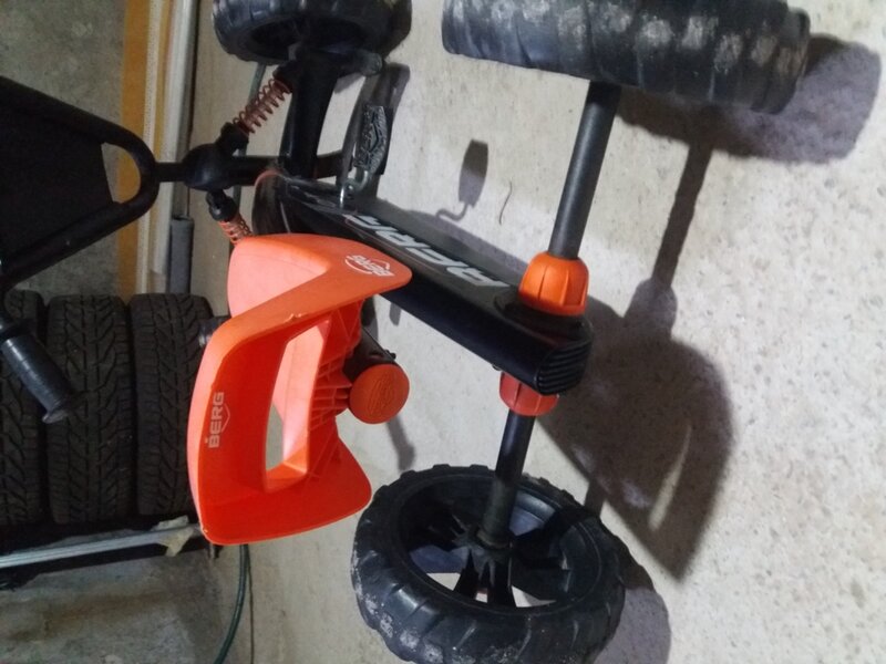 Cart Berg cu pedale pentru copiii